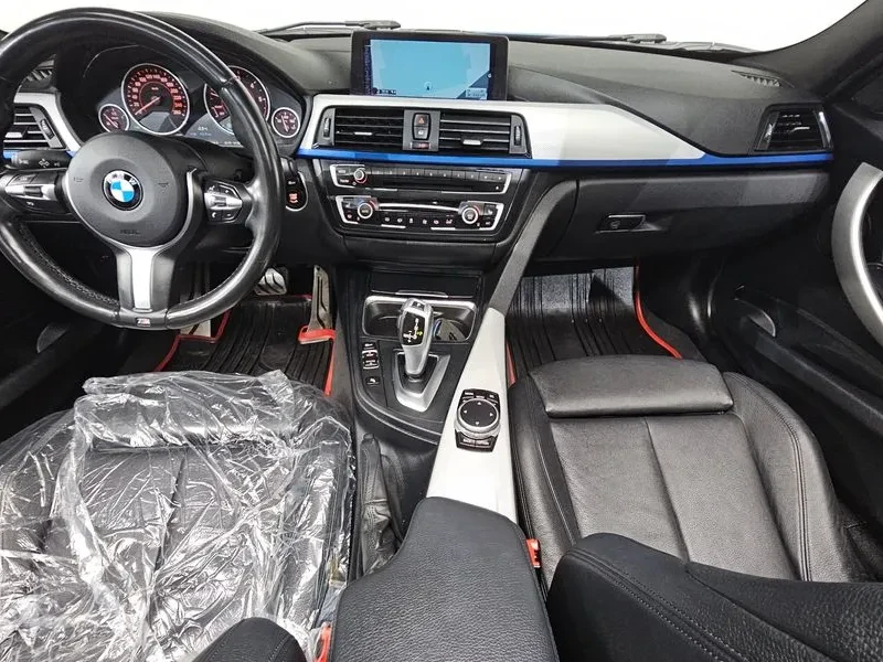 BMW 320 D Touring M Performance Edition, снимка 7 - Автомобили и джипове - 56161980