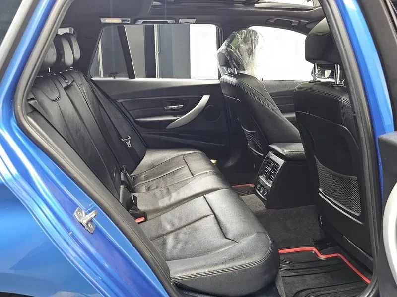 BMW 320 D Touring M Performance Edition, снимка 12 - Автомобили и джипове - 56161980