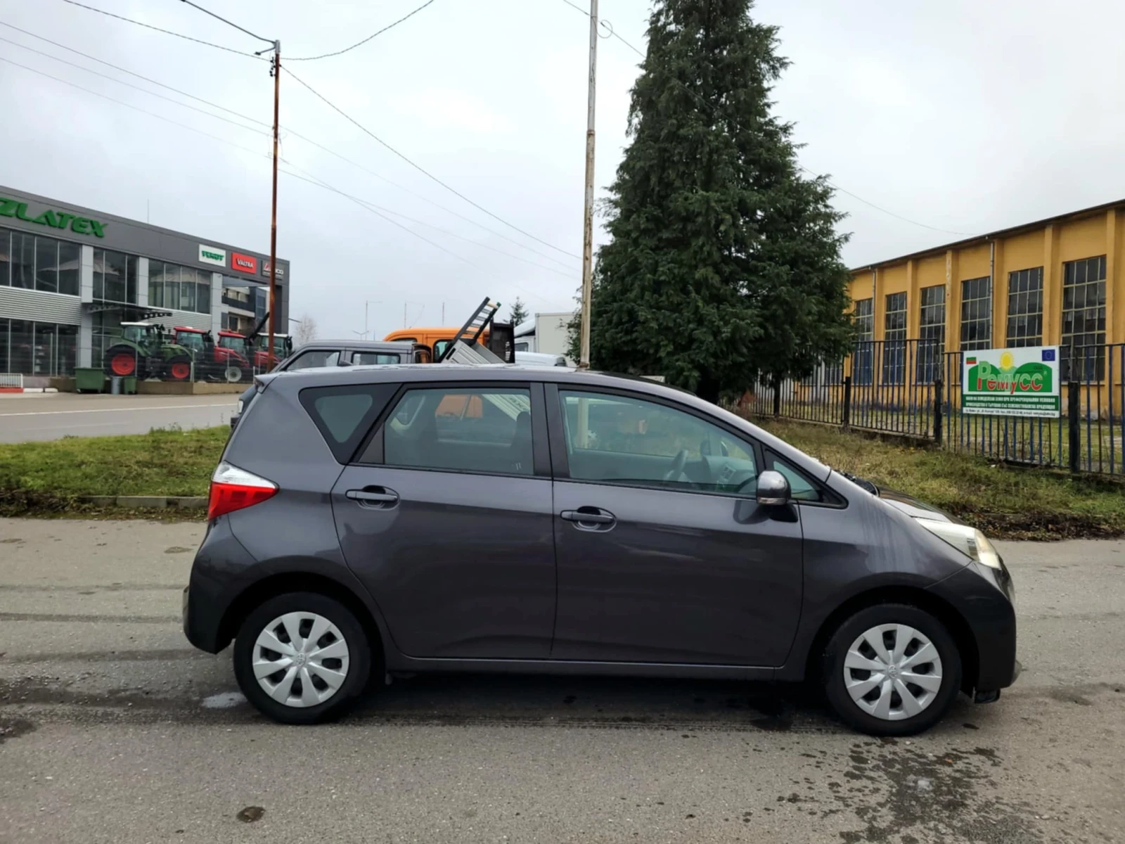 Toyota Verso S 1, 3-vvti Navi - изображение 7