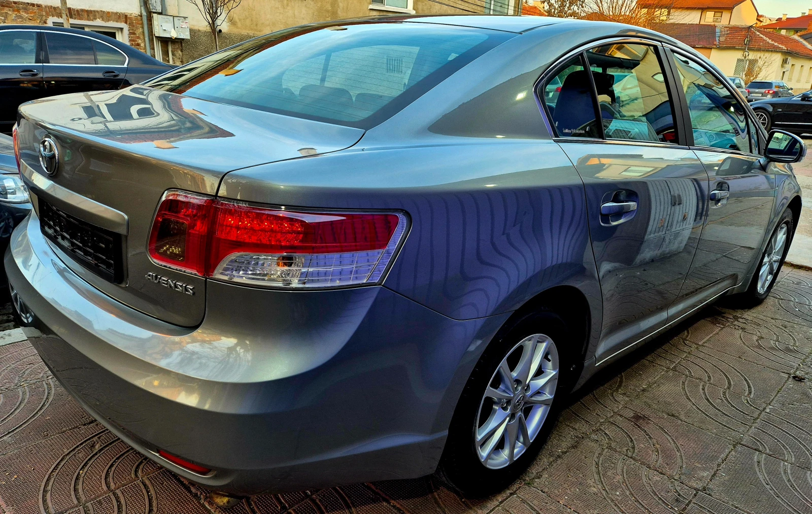 Toyota Avensis 2.0d4d-EXCLUSIVE-нави-6скорости-japan - изображение 3