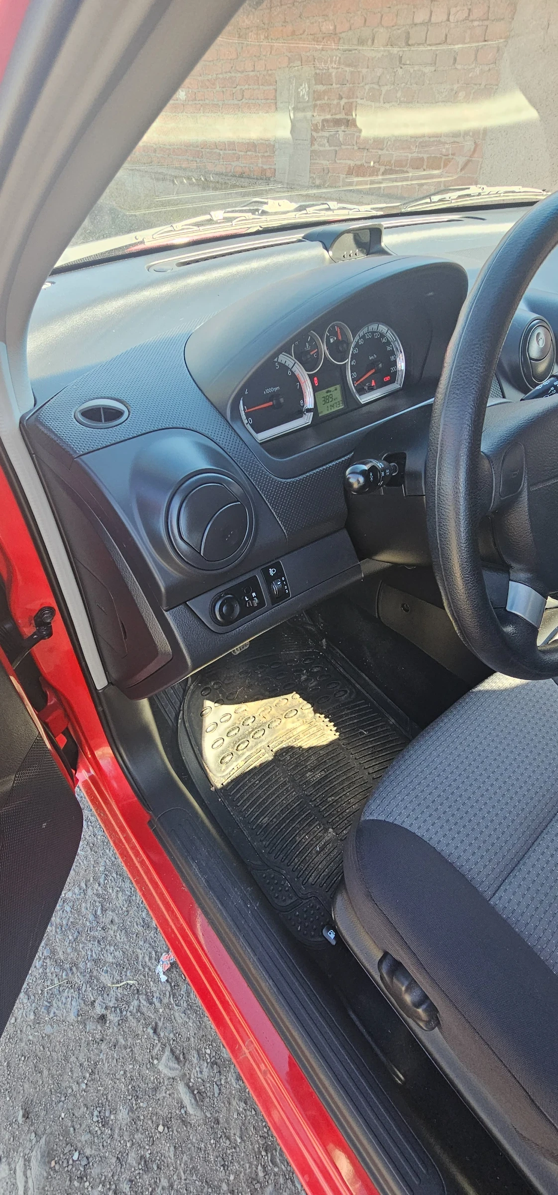 Chevrolet Aveo  - изображение 4