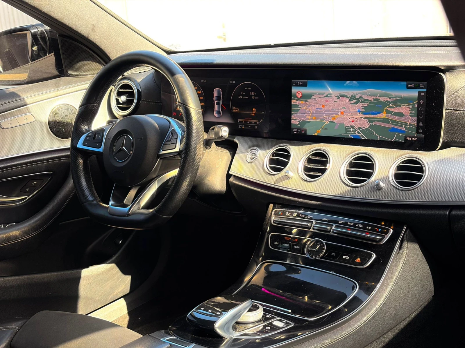 Mercedes-Benz E 200 Реални КМ AMG Widescreen  Head-up, снимка 6 - Автомобили и джипове - 54090134