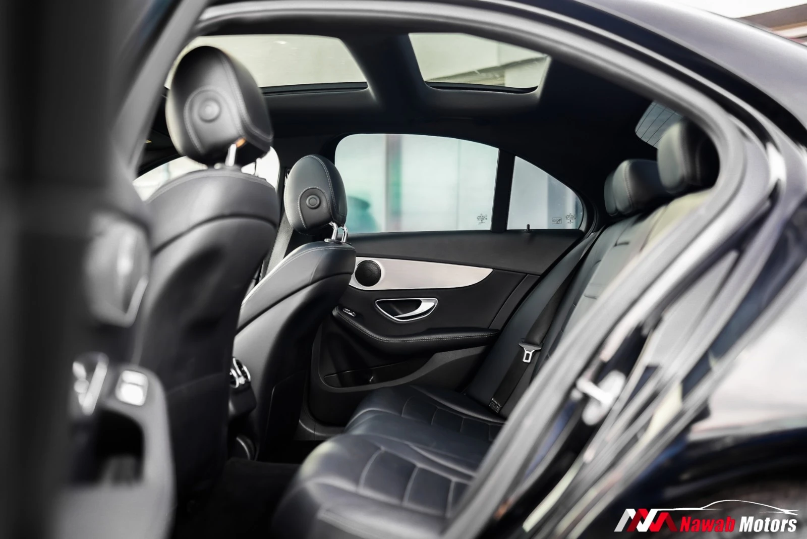 Mercedes-Benz C 300 * АвтоКредит * (ЦЕНА ДО БГ), снимка 12 - Автомобили и джипове - 54216218