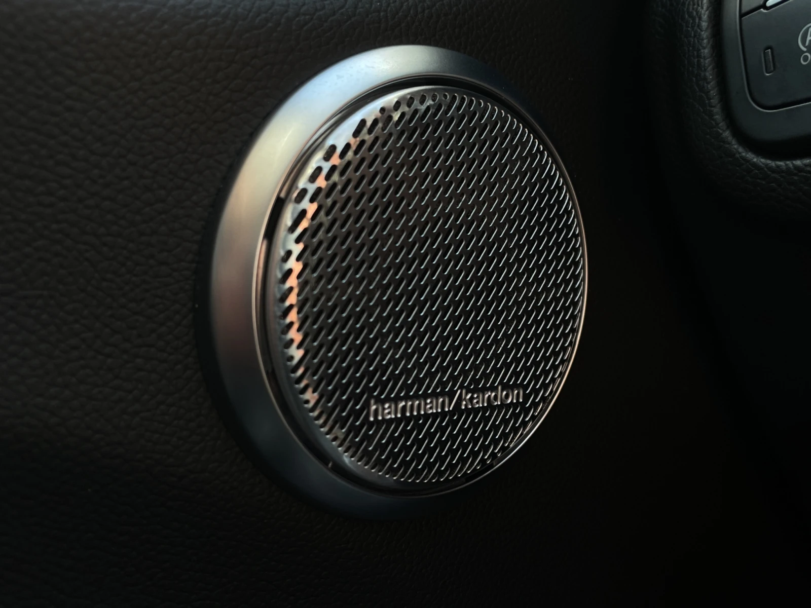 Alfa Romeo Giulia QV 2.9 V6 Bi-Turbo Petrol 520 hp AT8 RWD, снимка 17 - Автомобили и джипове - 54414208