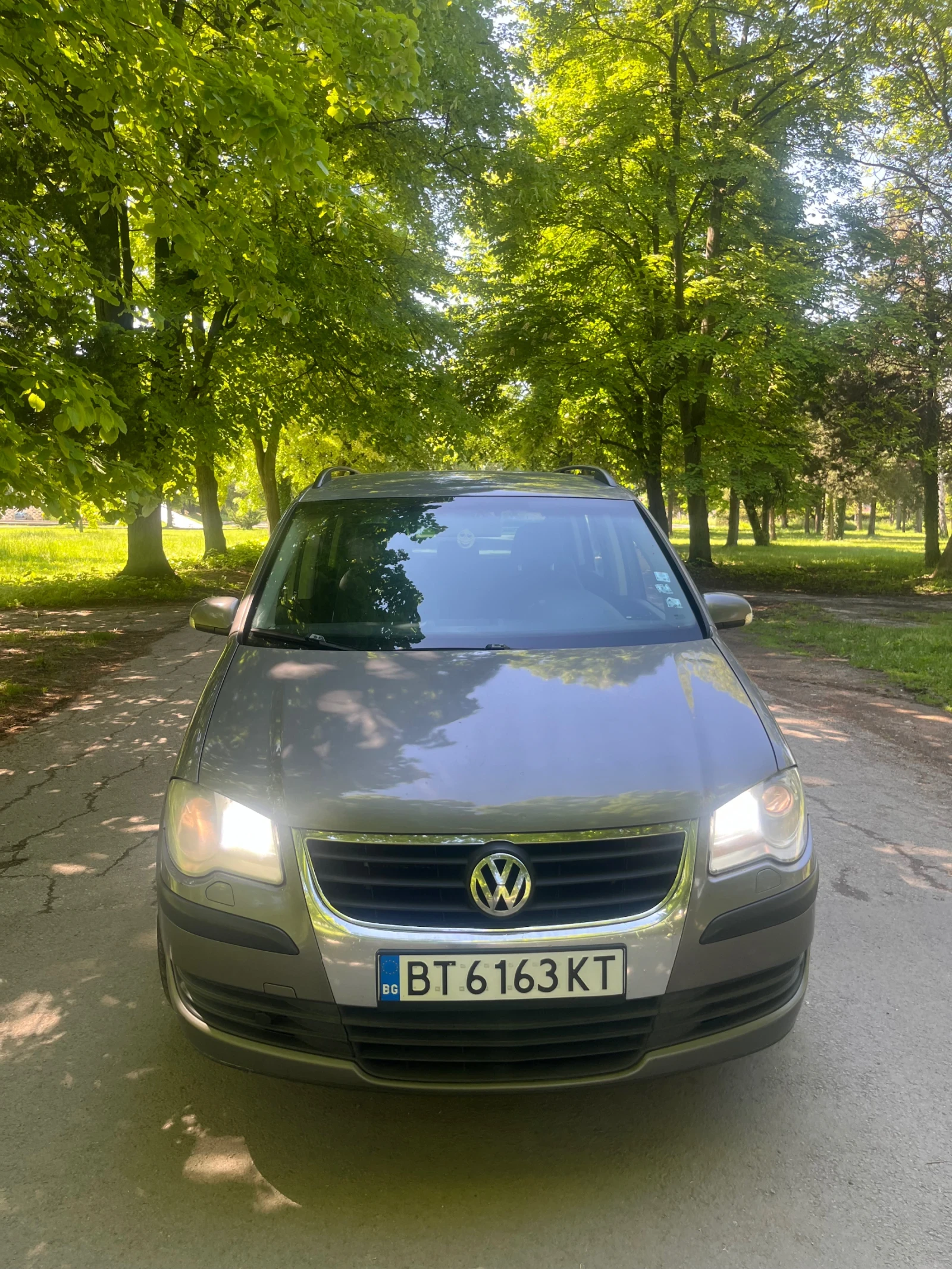 VW Touran 1.9-105к., снимка 2 - Автомобили и джипове - 54501600