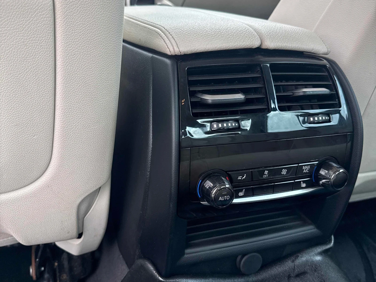 BMW 530 * хDrive* HUD* Harman Kardon* CARFAX, снимка 8 - Автомобили и джипове - 55068723