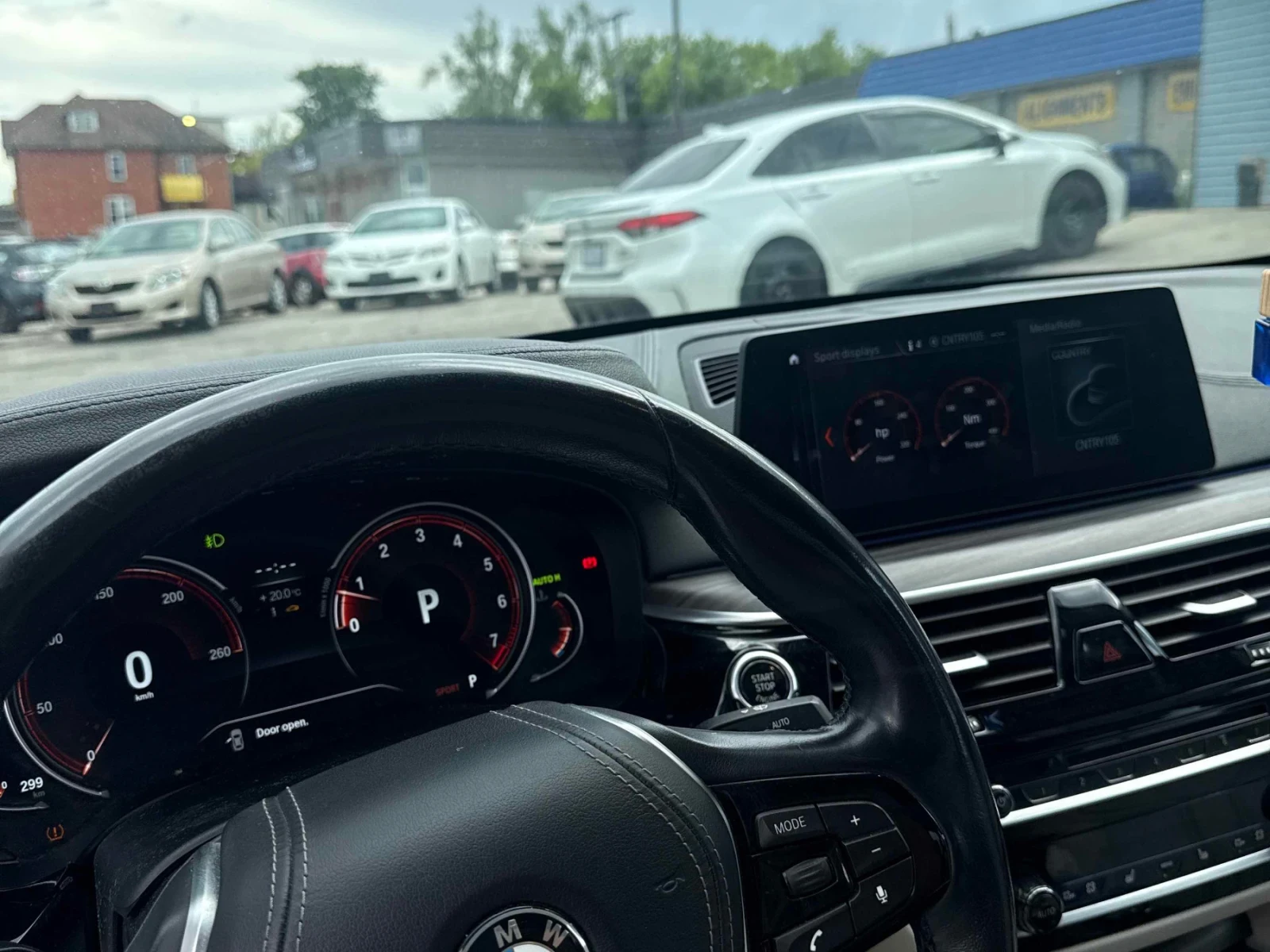 BMW 530 * хDrive* HUD* Harman Kardon* CARFAX, снимка 9 - Автомобили и джипове - 55068723