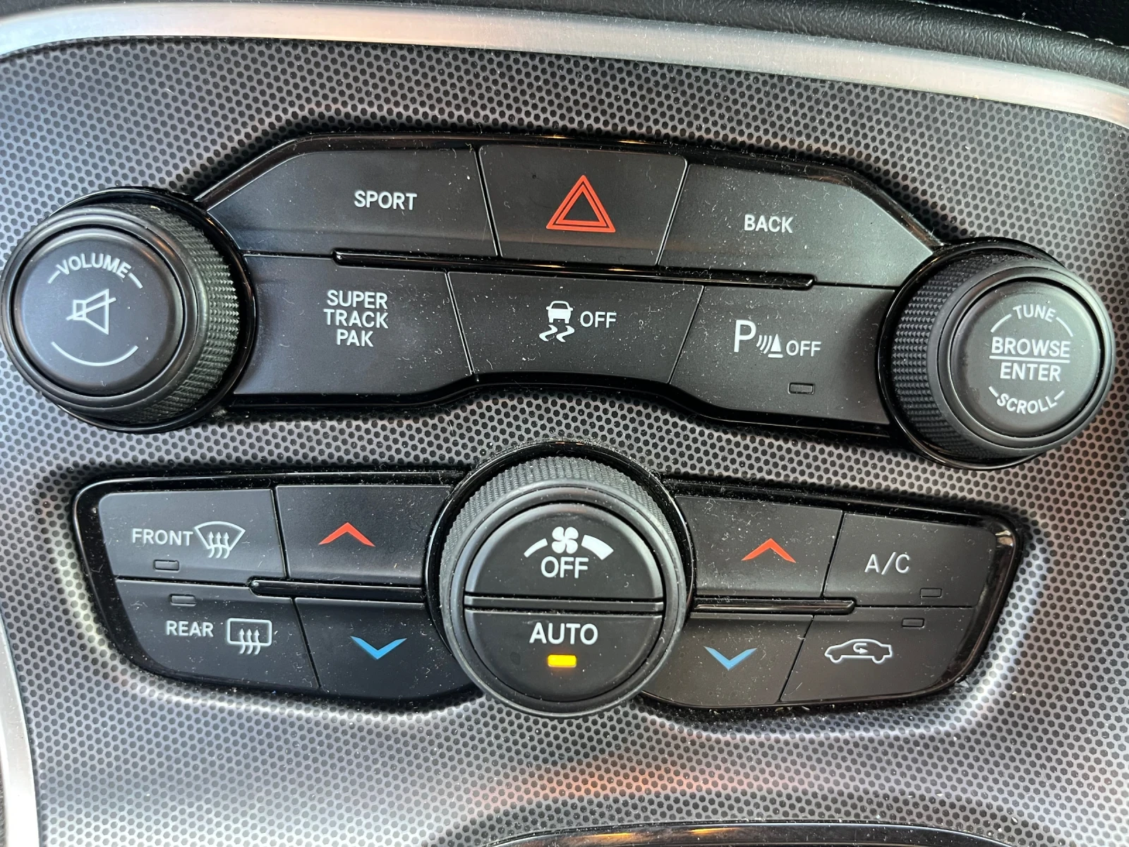 Dodge Challenger, снимка 11 - Автомобили и джипове - 55286491