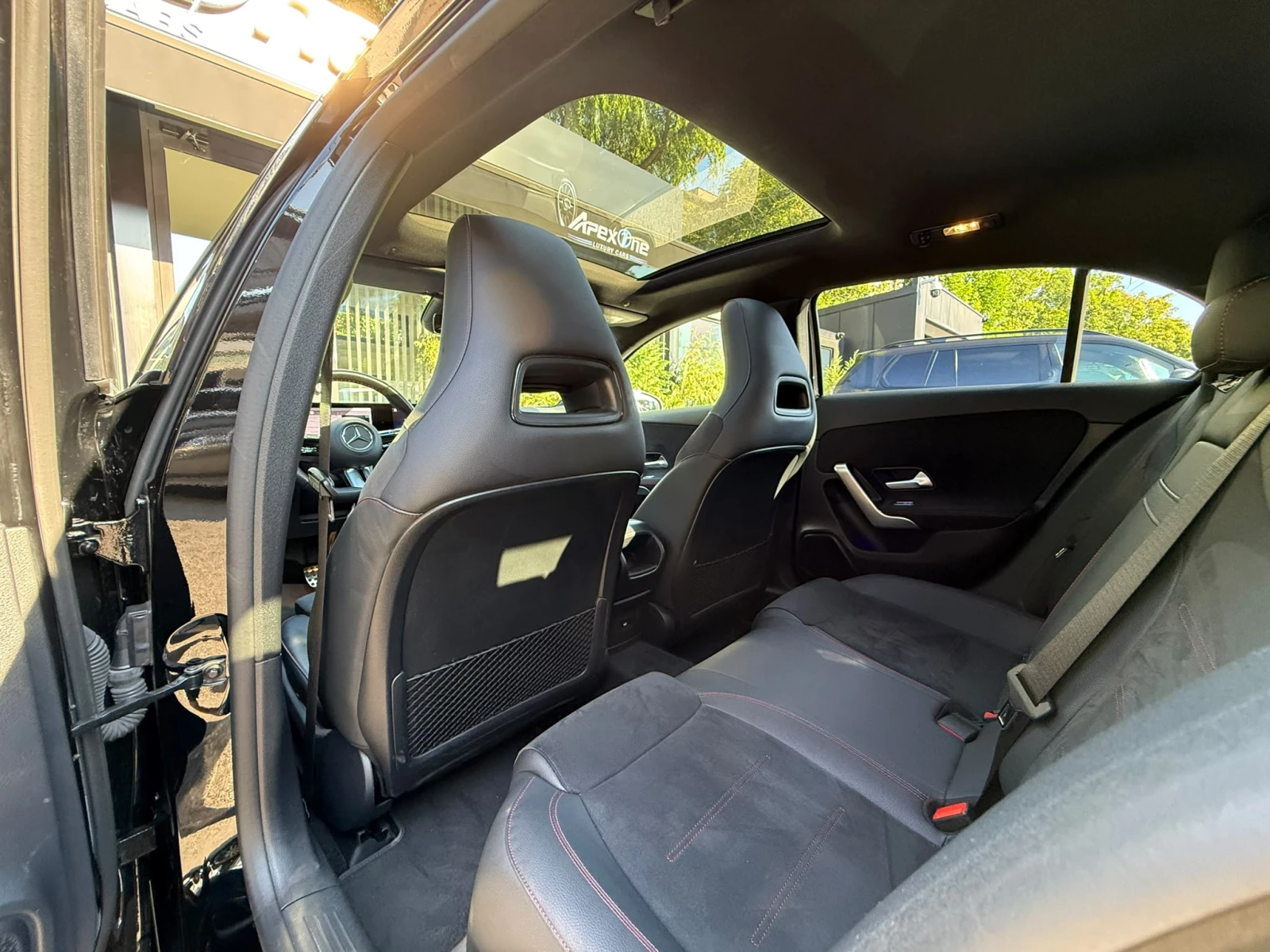 Mercedes-Benz A 180 AMG/NIGHT PACK, снимка 11 - Автомобили и джипове - 55629516