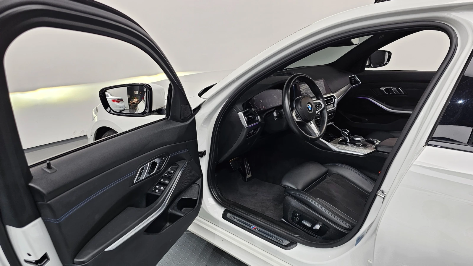BMW 320 MPack | Keyless | LED, снимка 7 - Автомобили и джипове - 55749510