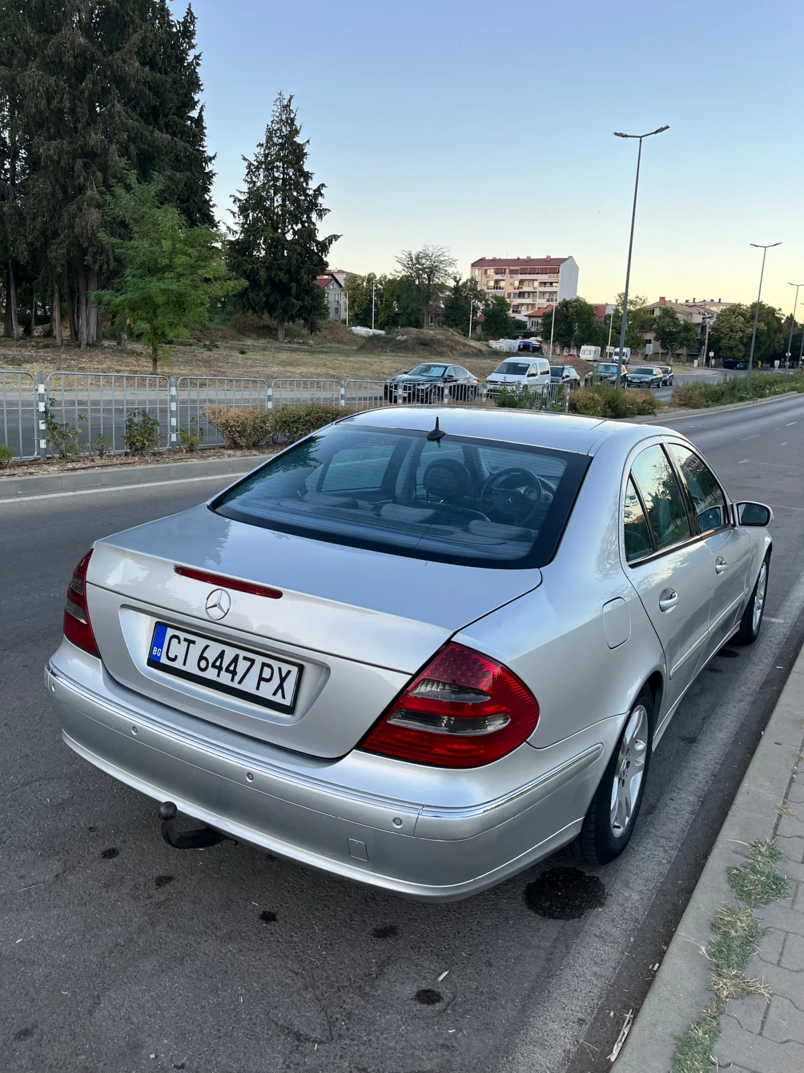Mercedes-Benz E 270, снимка 4 - Автомобили и джипове - 55993665