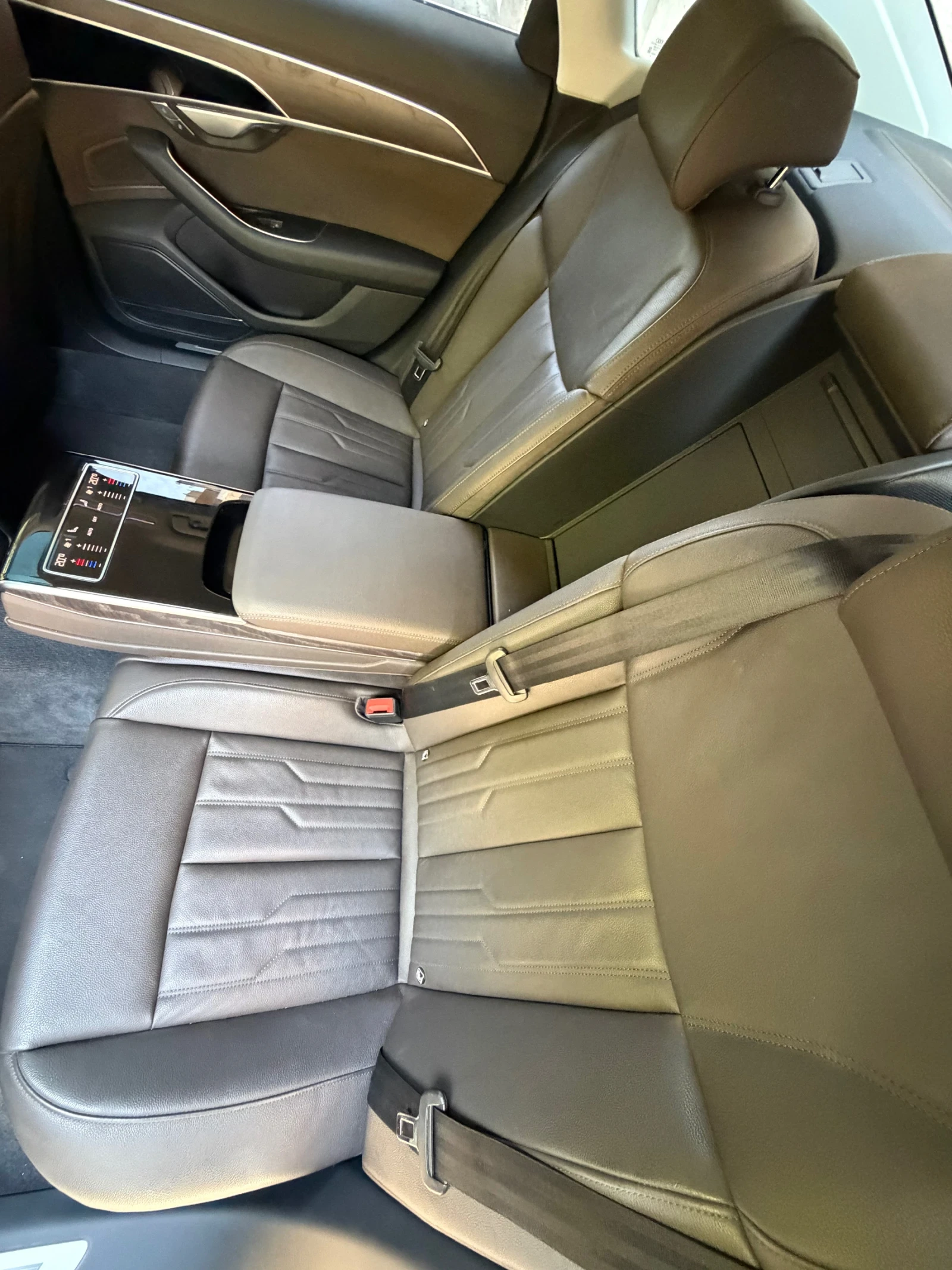 Audi A8 5.0D FACELiFT Sline MATRIX 360камера Bang&Olufsen, снимка 10 - Автомобили и джипове - 56115958
