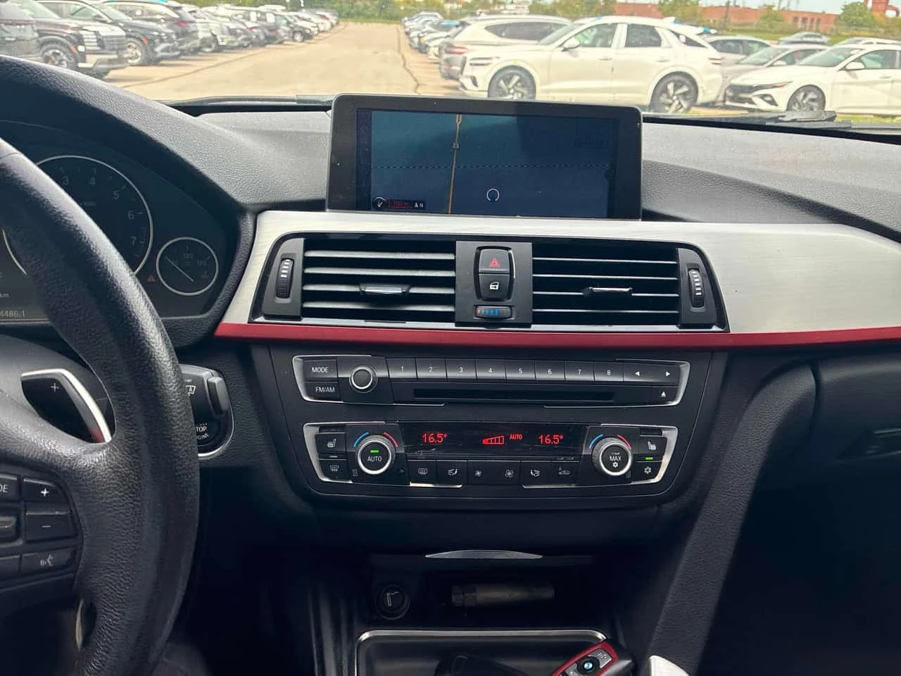 BMW 335 * АВТОКРЕДИТ * ГЛАВНО ПРЕДСТАВИТЕЛСТВО, снимка 10 - Автомобили и джипове - 56186987