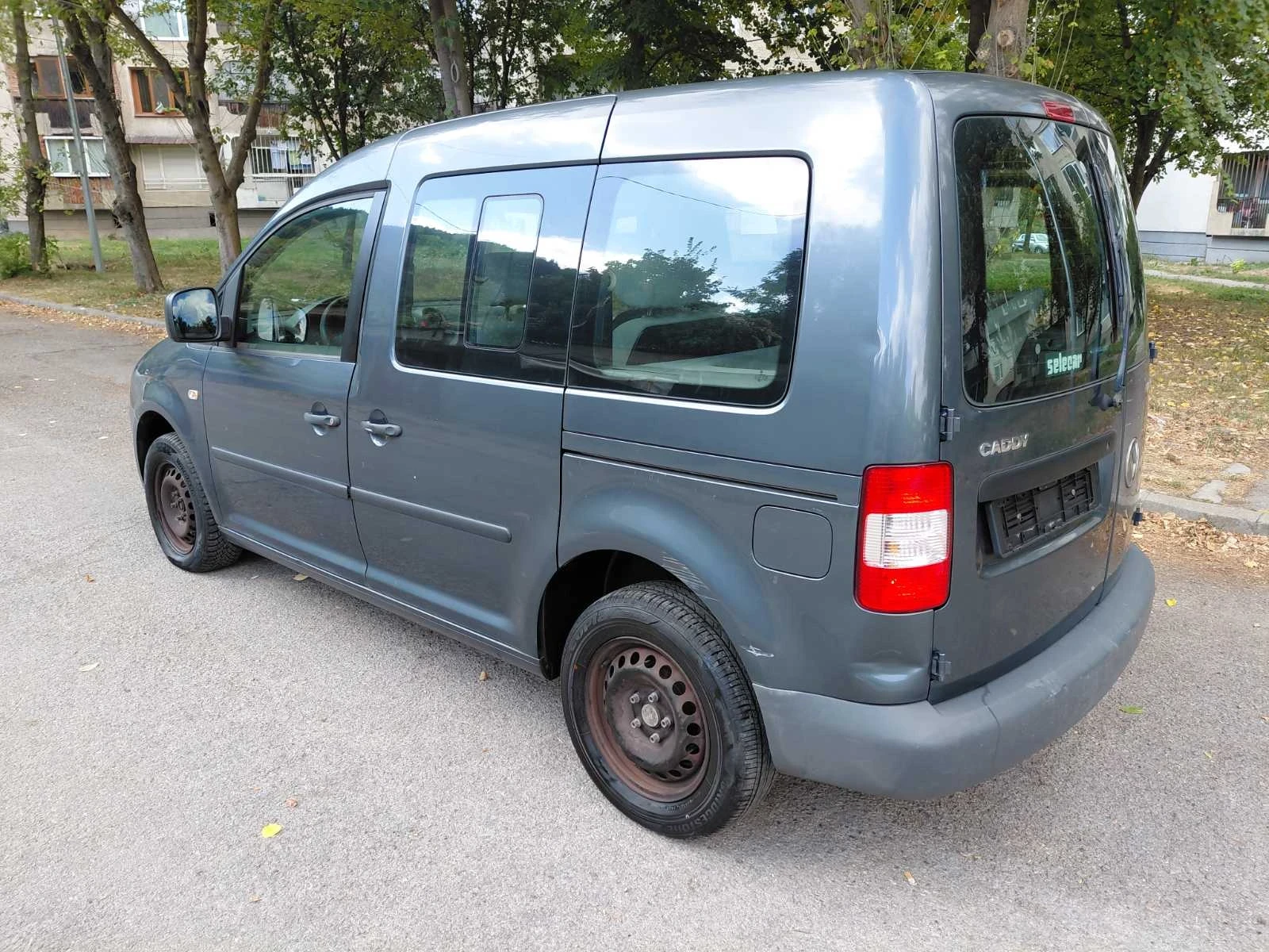 VW Caddy 1.9dizel 105ks 2010- LiFE, снимка 3 - Автомобили и джипове - 56274119