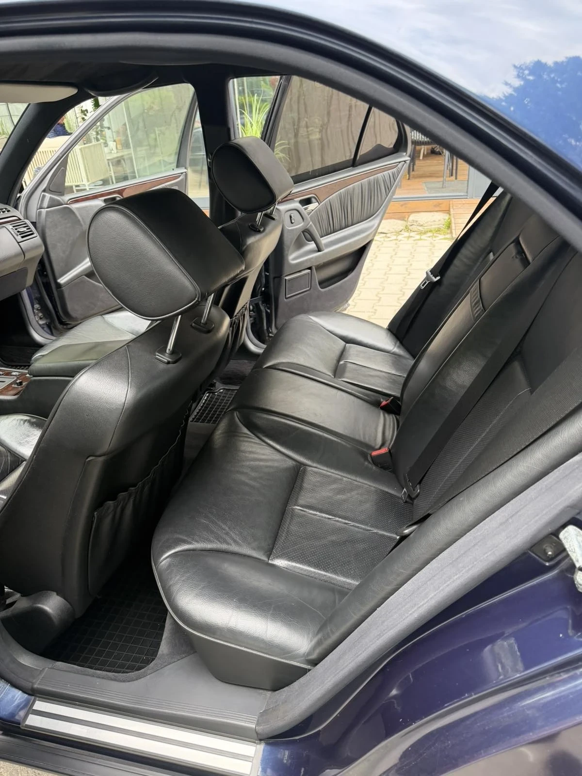 Mercedes-Benz E 320 ГАЗ/ АВТОМАТ/КОЖА, снимка 12 - Автомобили и джипове - 56318967