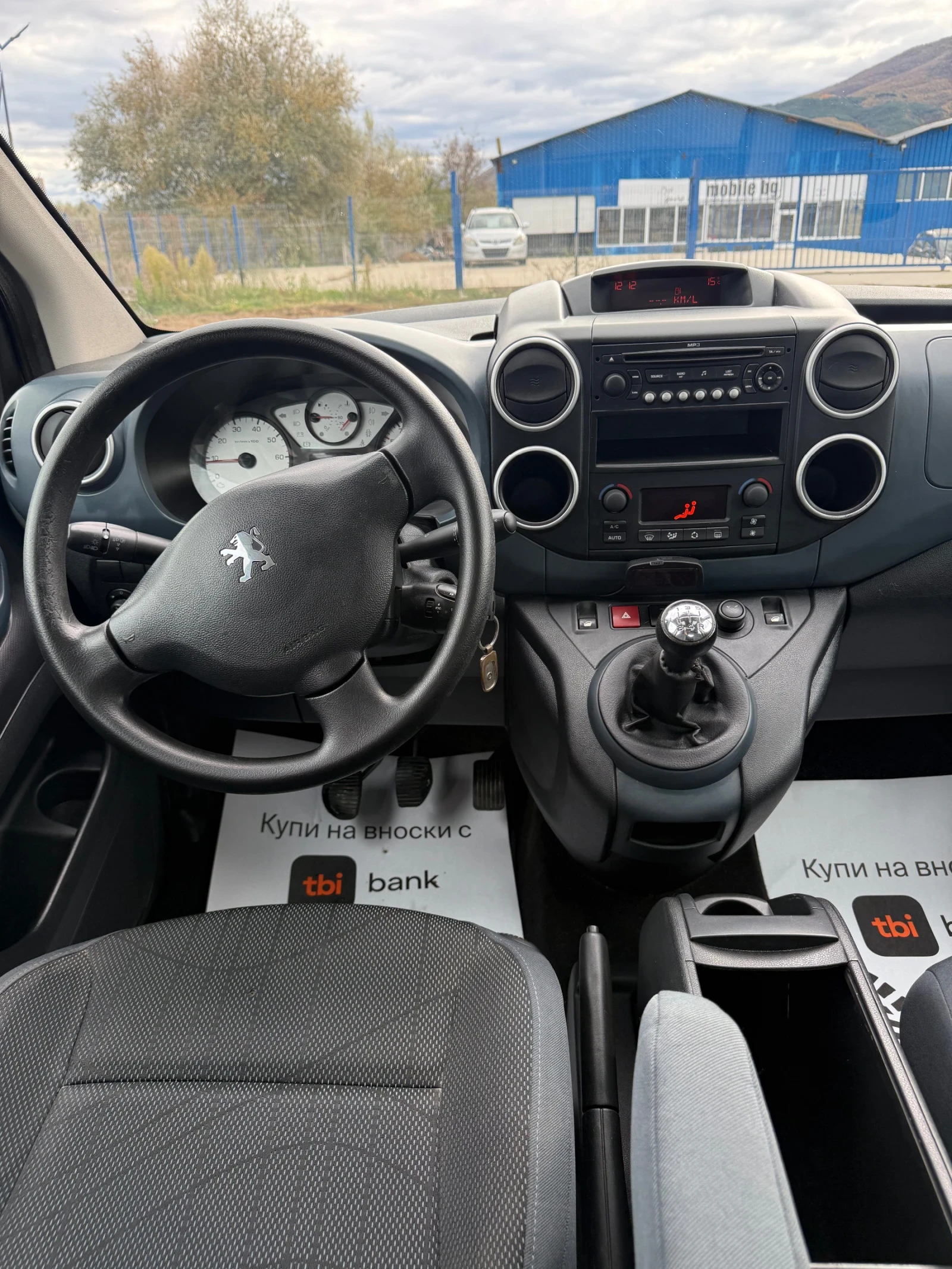 Peugeot Partner 1.6HDI* Панорама* ЛИЗИНГ, снимка 9 - Автомобили и джипове - 56705329