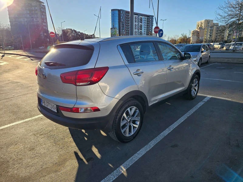 Kia Sportage, снимка 6 - Автомобили и джипове - 48380851