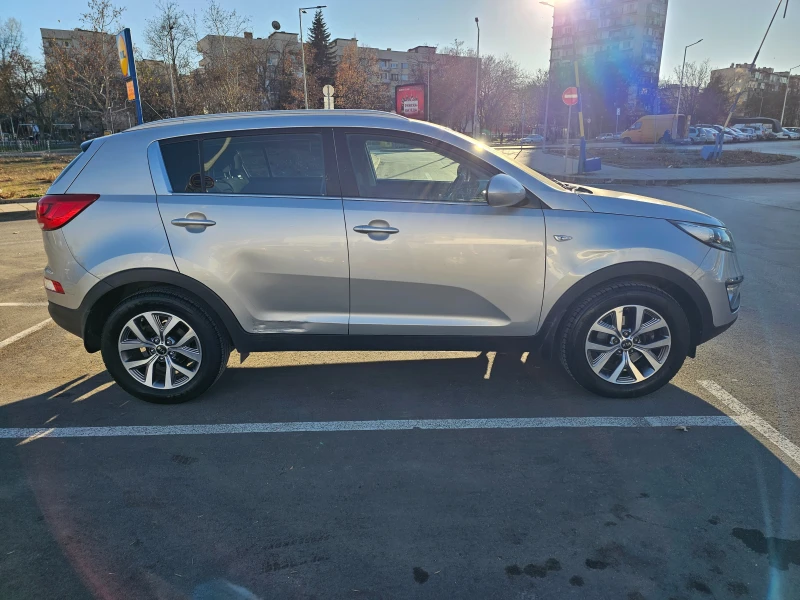 Kia Sportage, снимка 4 - Автомобили и джипове - 48380851