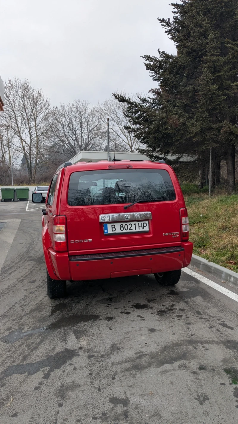 Dodge Nitro 3.7 V6, снимка 4 - Автомобили и джипове - 48765490