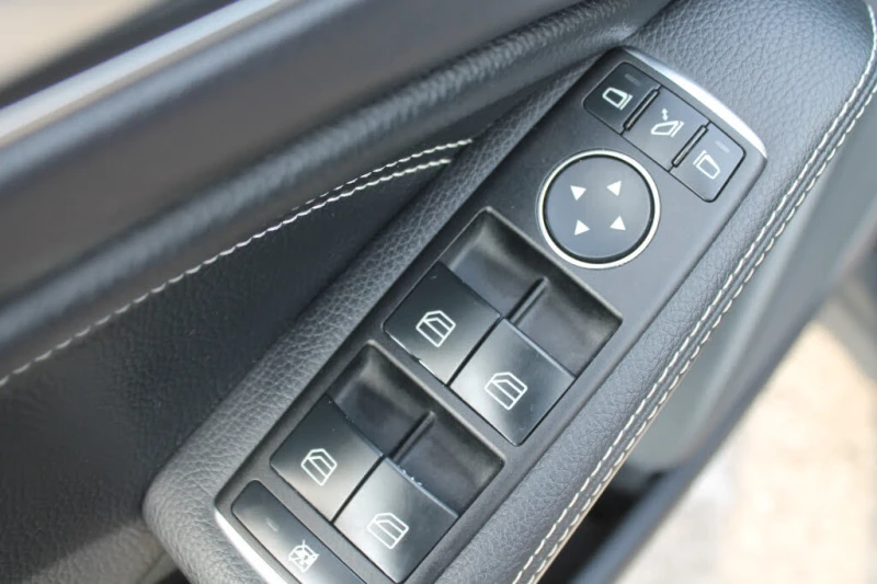 Mercedes-Benz GLA 250 4MATIC ПОДГРЕВ* CAM* KEYLESS* PANO* , снимка 9 - Автомобили и джипове - 52575981