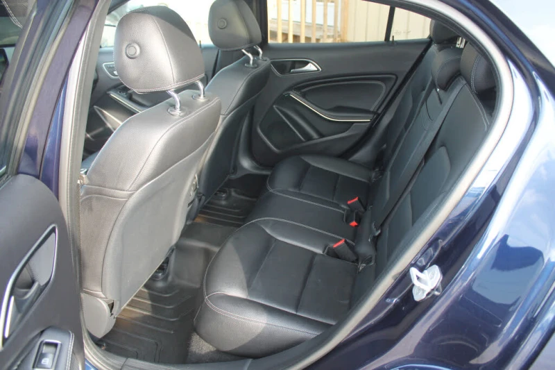 Mercedes-Benz GLA 250 4MATIC ПОДГРЕВ* CAM* KEYLESS* PANO* , снимка 13 - Автомобили и джипове - 52575981