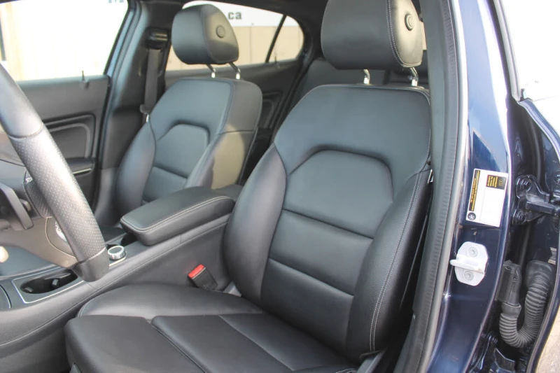 Mercedes-Benz GLA 250 4MATIC ПОДГРЕВ* CAM* KEYLESS* PANO* , снимка 17 - Автомобили и джипове - 52575981