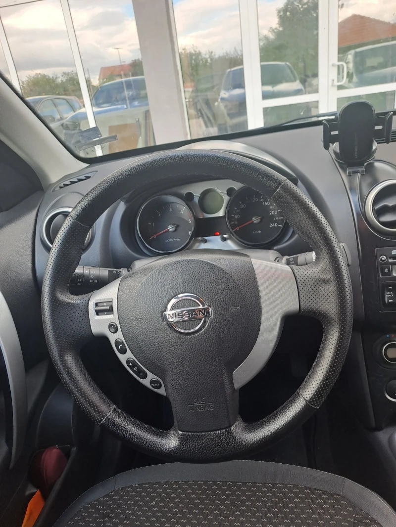Nissan Qashqai, снимка 6 - Автомобили и джипове - 53276390