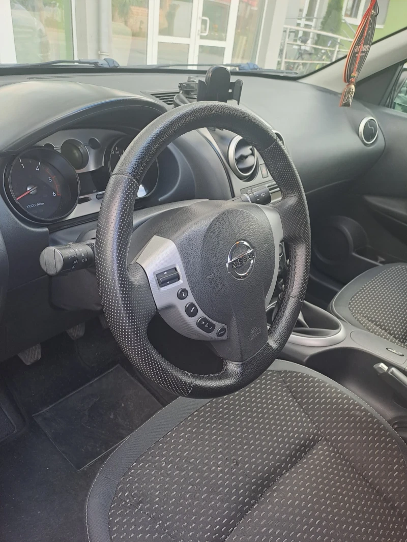 Nissan Qashqai, снимка 7 - Автомобили и джипове - 53276390