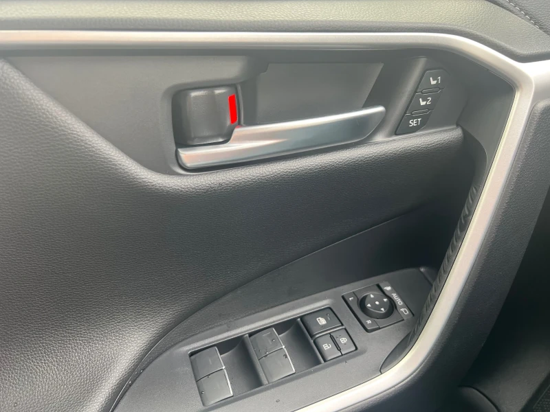 Toyota Rav4 Luxury, снимка 7 - Автомобили и джипове - 53316367