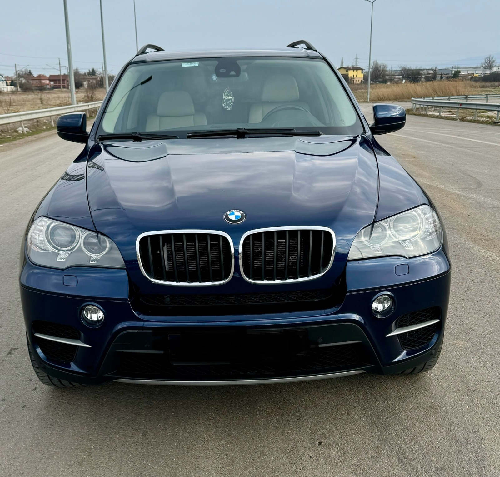 BMW X5 5.0i - изображение 1