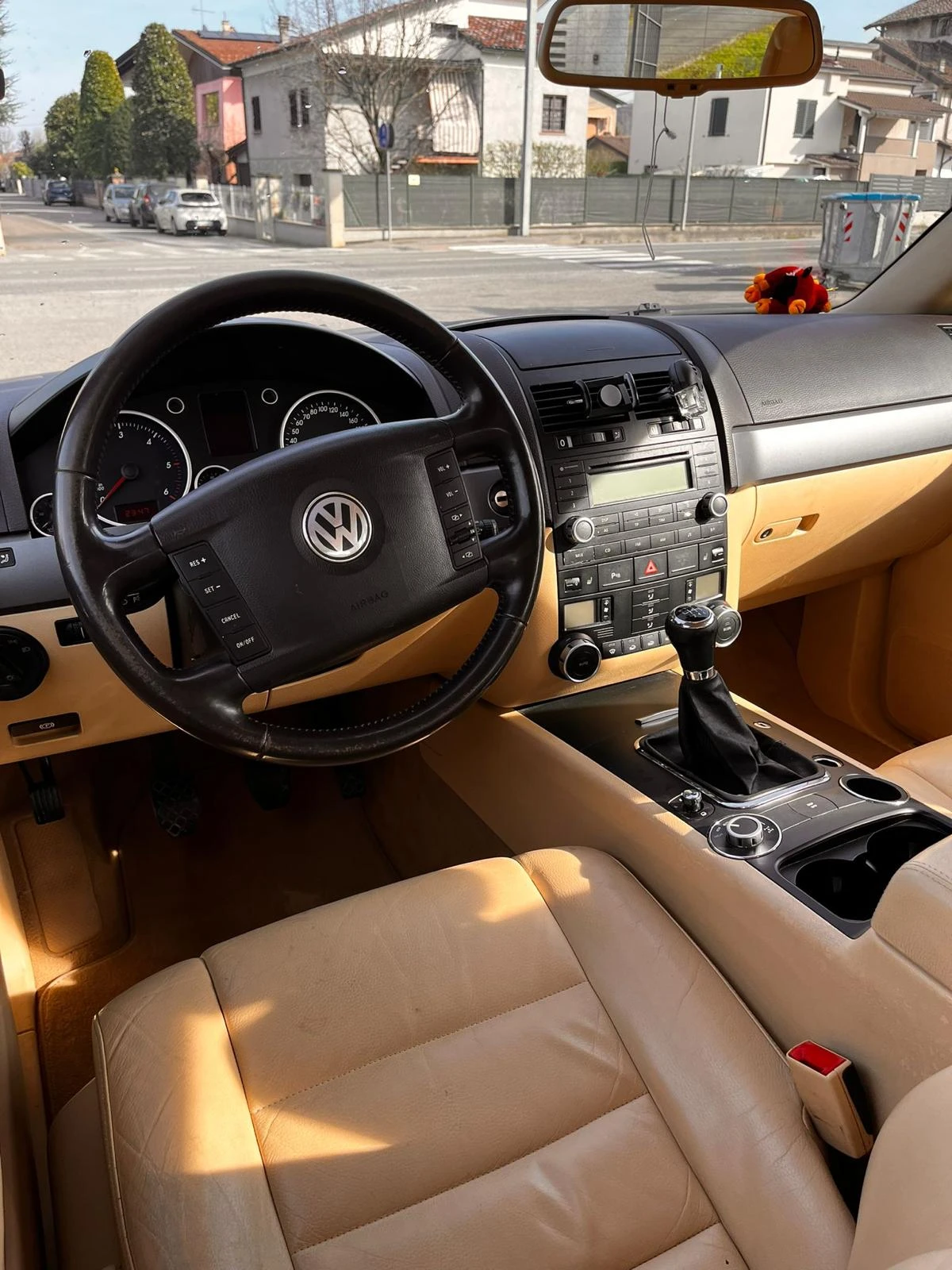 VW Touareg 2.5 - изображение 3