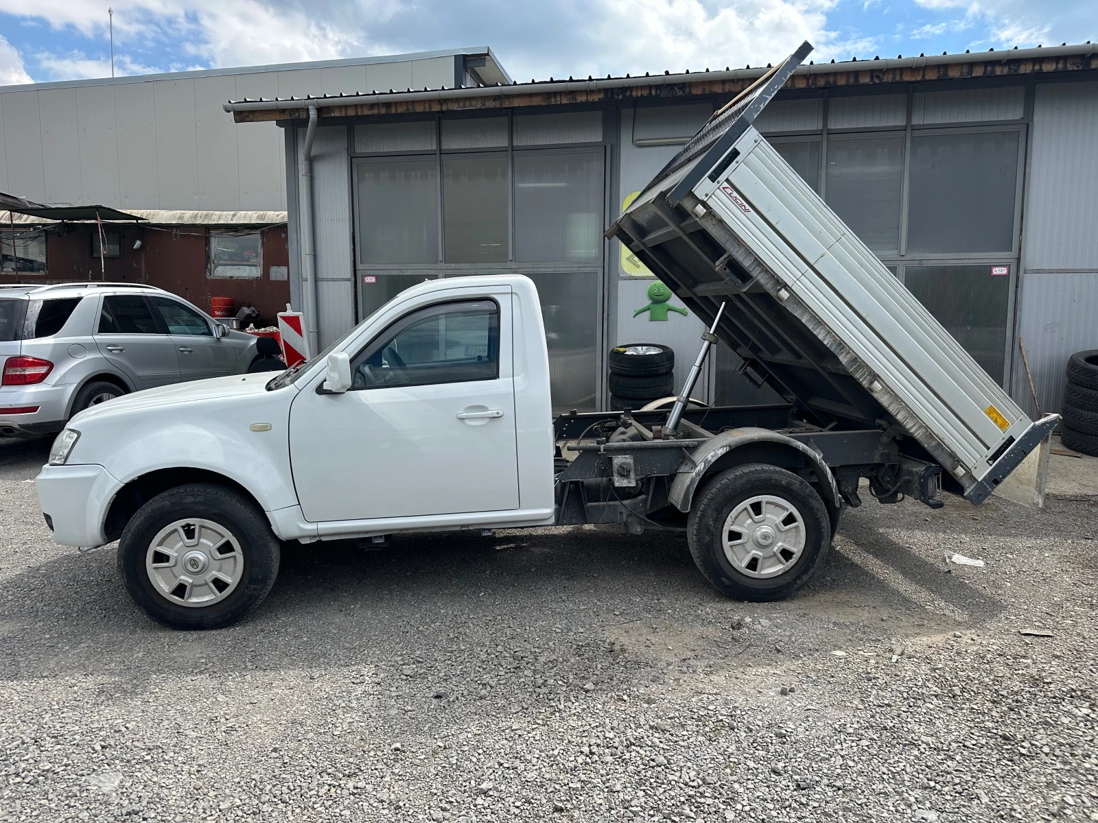 Tata Xenon Самосвал 2.2 dicor - изображение 2