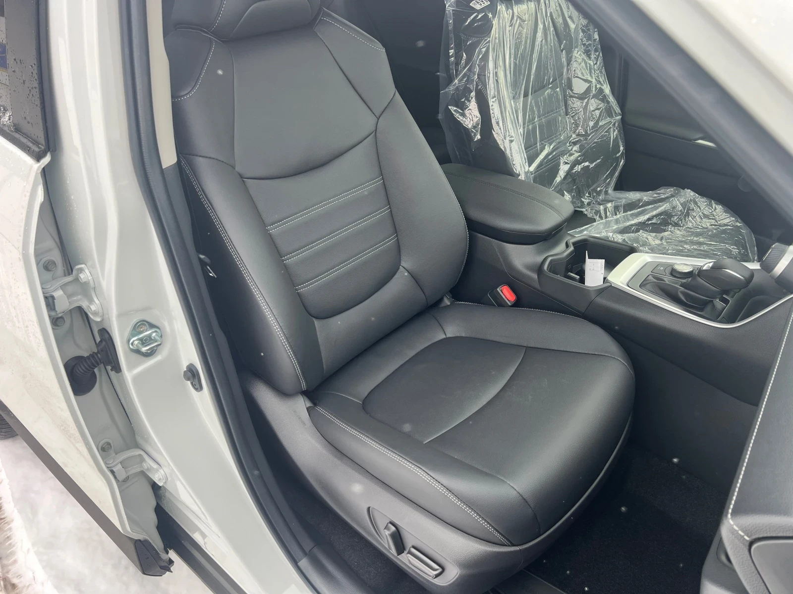 Toyota Rav4 Luxury - изображение 10