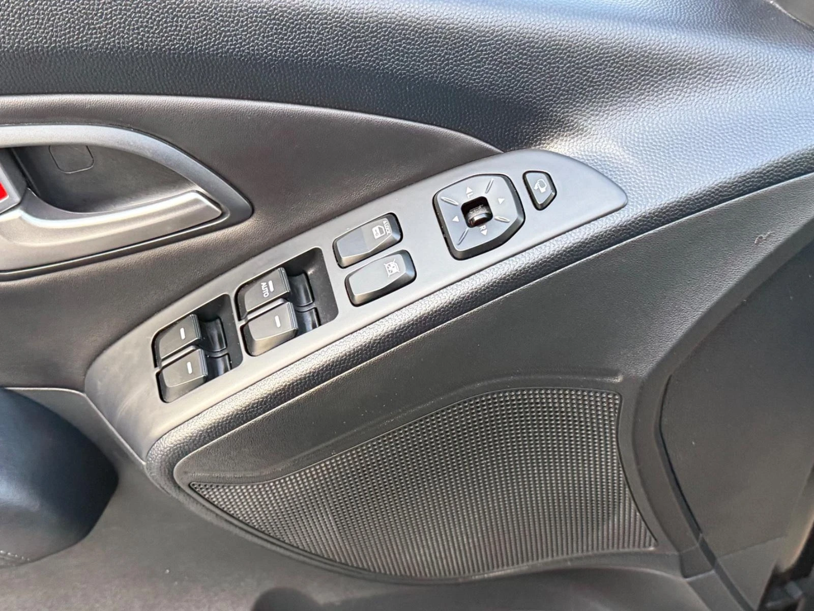 Hyundai IX35 2.0 163к.с.БЕНЗИН KEYLESS , снимка 16 - Автомобили и джипове - 53728391