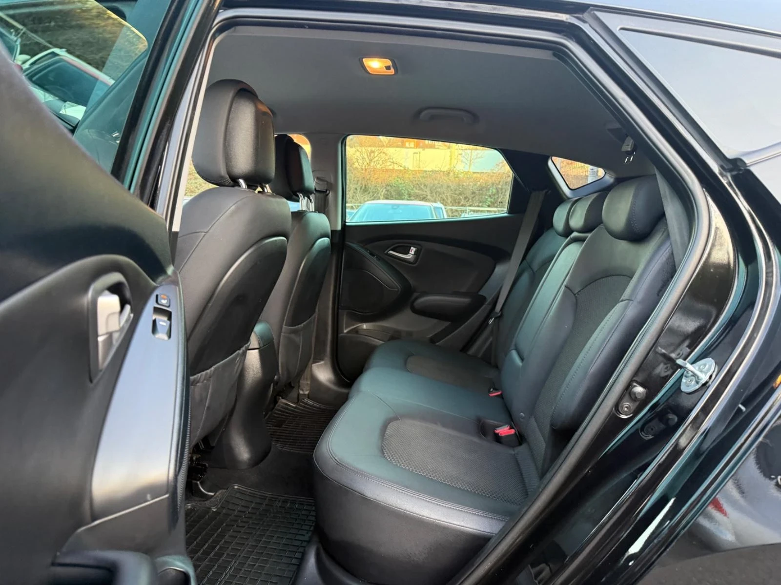 Hyundai IX35 2.0 163к.с.БЕНЗИН KEYLESS , снимка 13 - Автомобили и джипове - 53728391