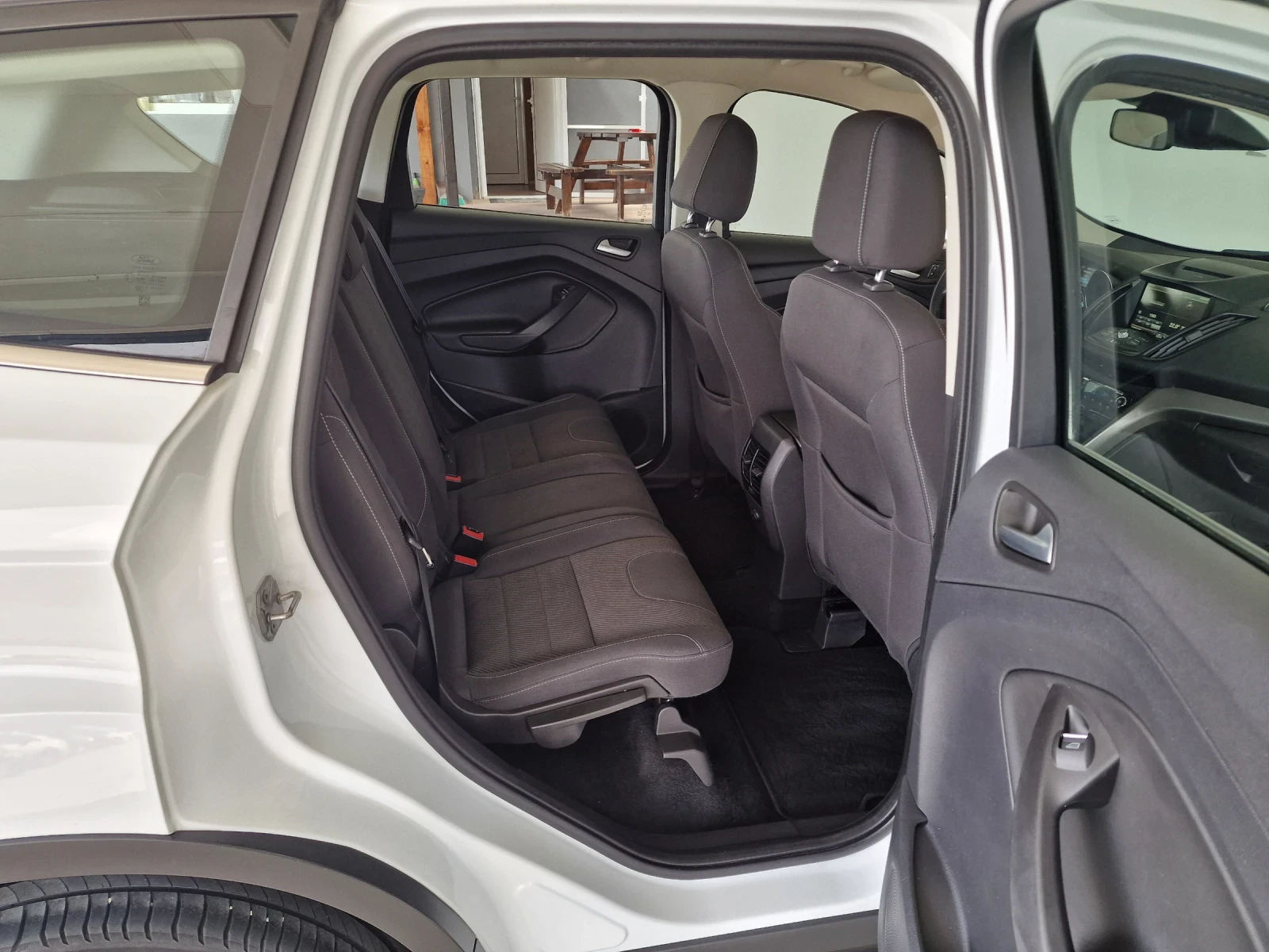 Ford Kuga 2.0 120kc  NAVI TOP, снимка 8 - Автомобили и джипове - 54014707