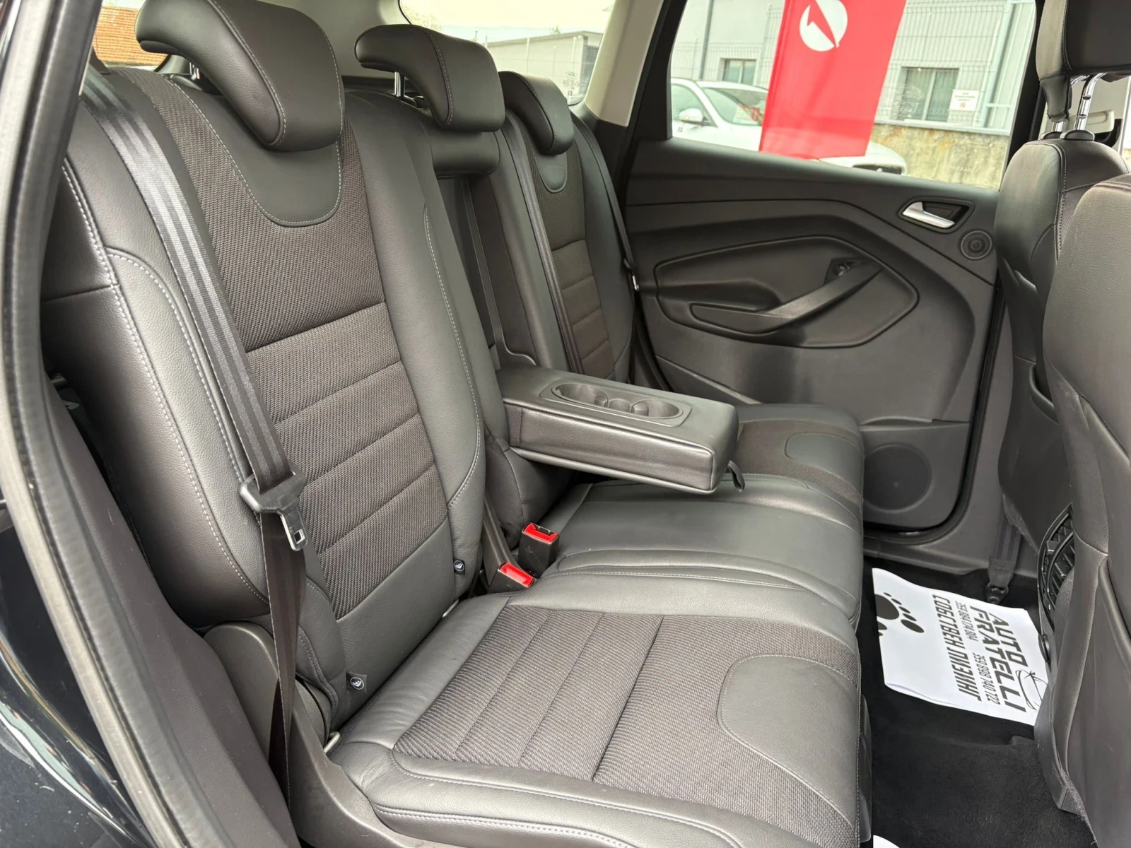 Ford Kuga 2.0D 4x4 TITANIUM* САМА ПАРКИРА* ЛИЗИНГ* БАРТЕР* , снимка 11 - Автомобили и джипове - 54202256