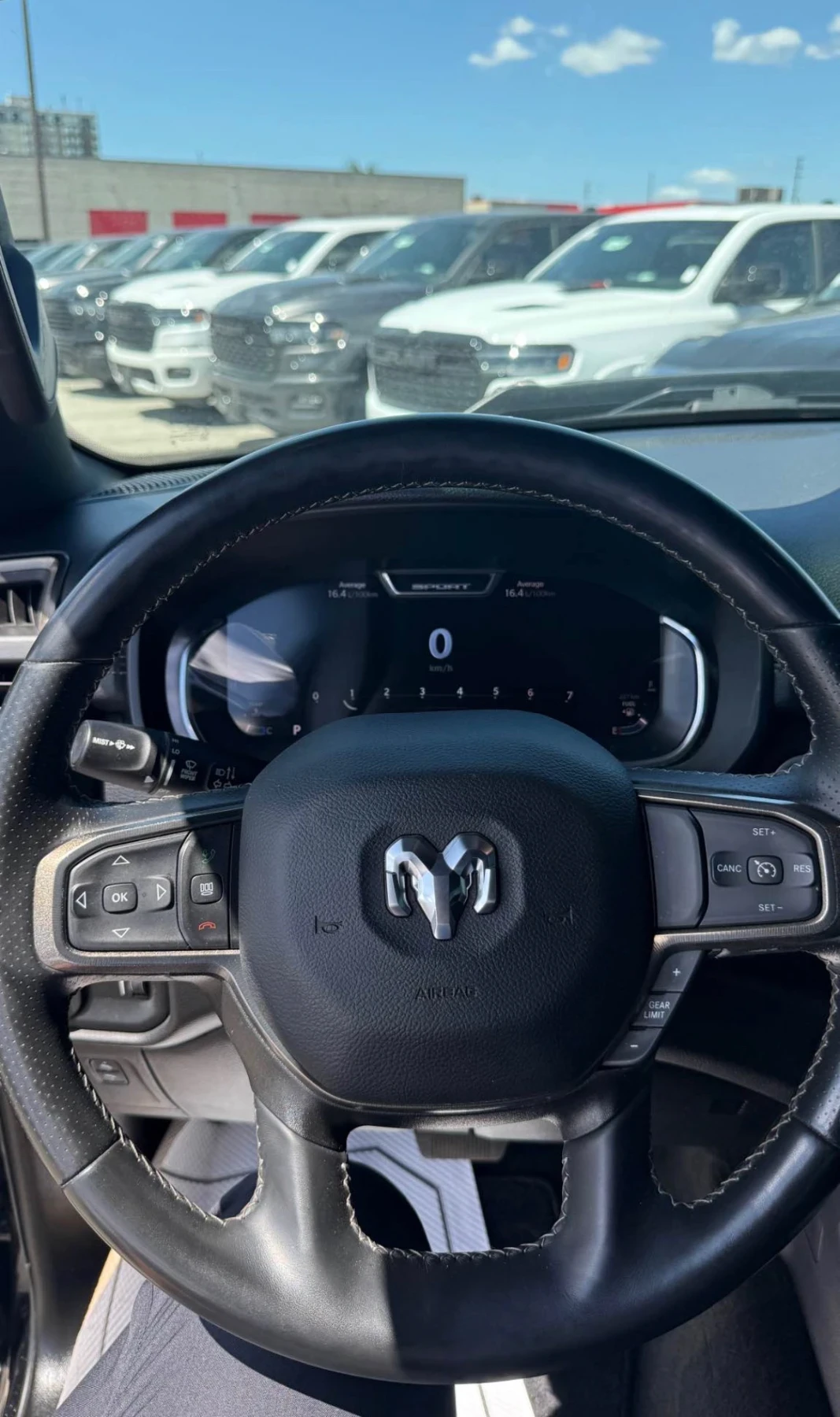 Dodge RAM 1500 SPORT * 5.7 HEMI * CARPLAY * REMOTE START * CARFAX | Mobile.bg � ����������� 7