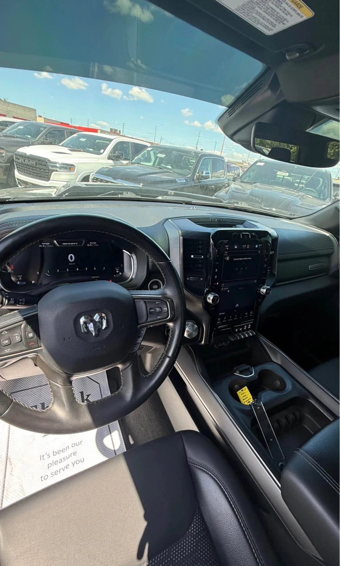 Dodge RAM 1500 SPORT * 5.7 HEMI * CARPLAY * REMOTE START * CARFAX | Mobile.bg � ����������� 6