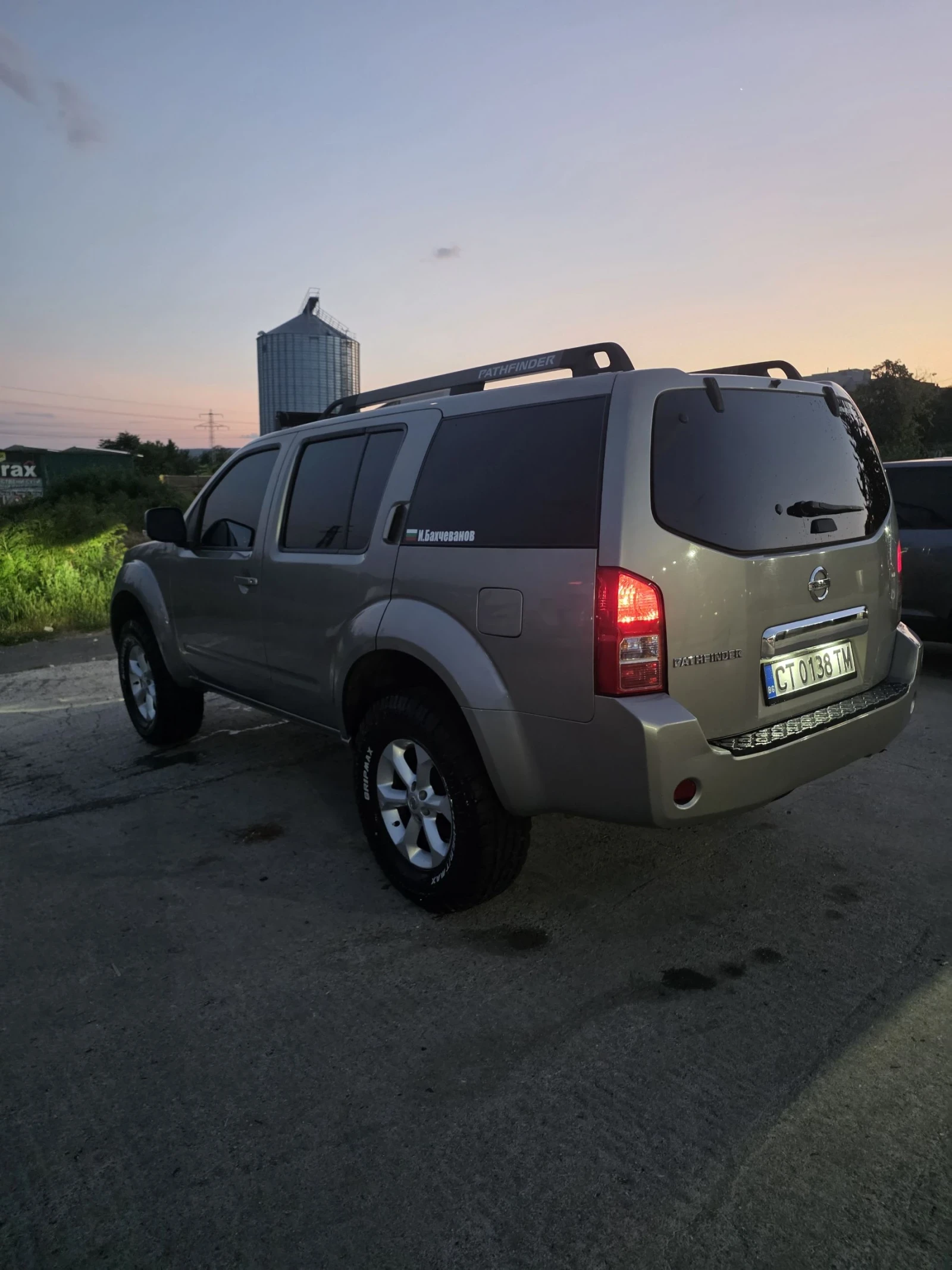 Nissan Pathfinder 2.5 174 к.с., снимка 5 - Автомобили и джипове - 55067622