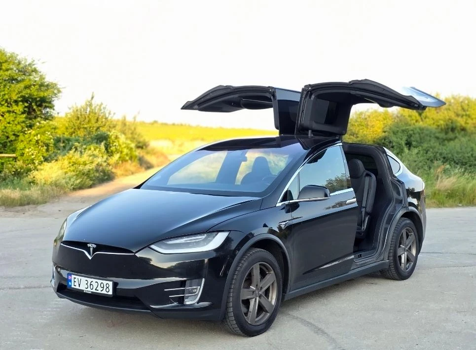 Tesla Model X X75D Безупречна