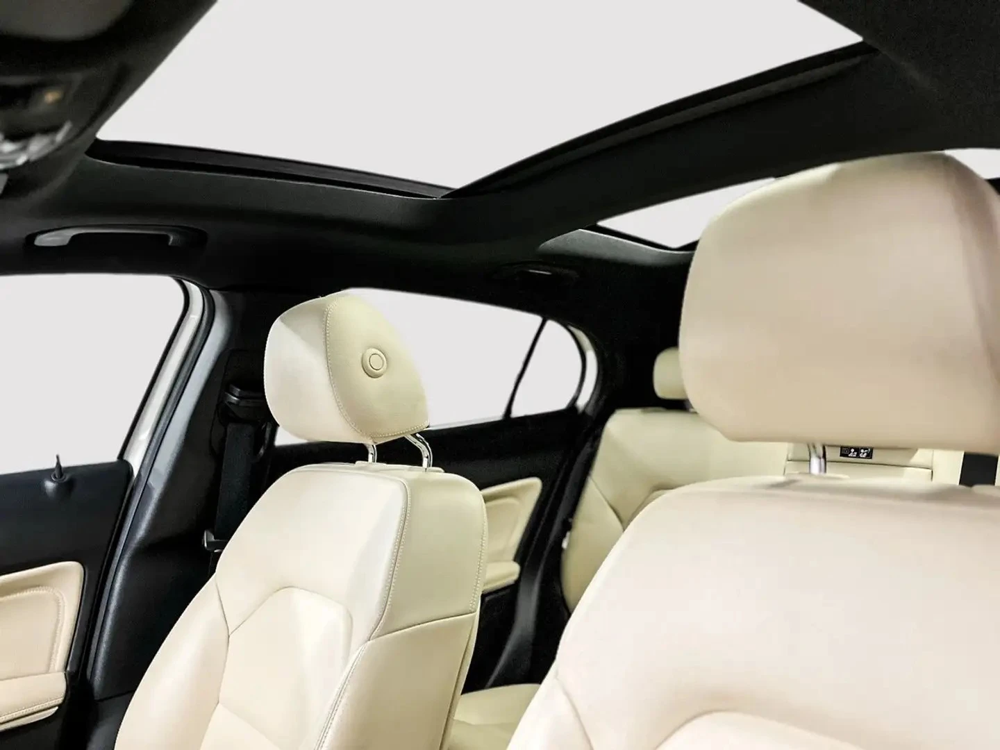 Mercedes-Benz GLA 250 4MATIC | Keyless GO| ARTICO Beige | Mobile.bg � ����������� 16