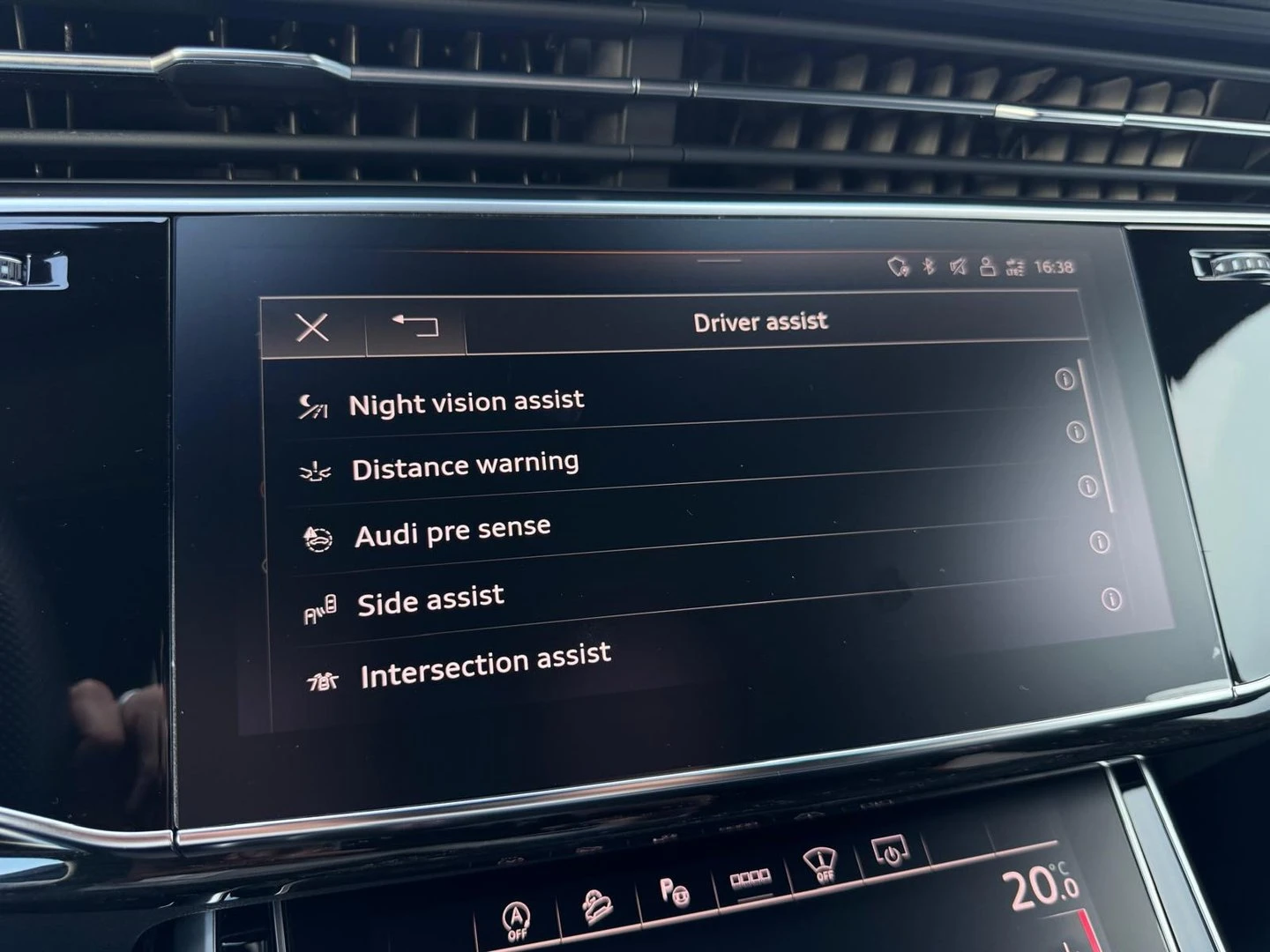 Audi SQ7, снимка 12 - Автомобили и джипове - 56421844