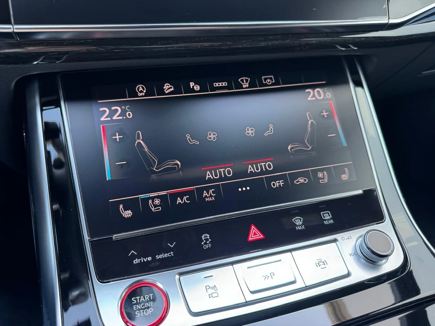 Audi SQ7, снимка 16 - Автомобили и джипове - 56421844