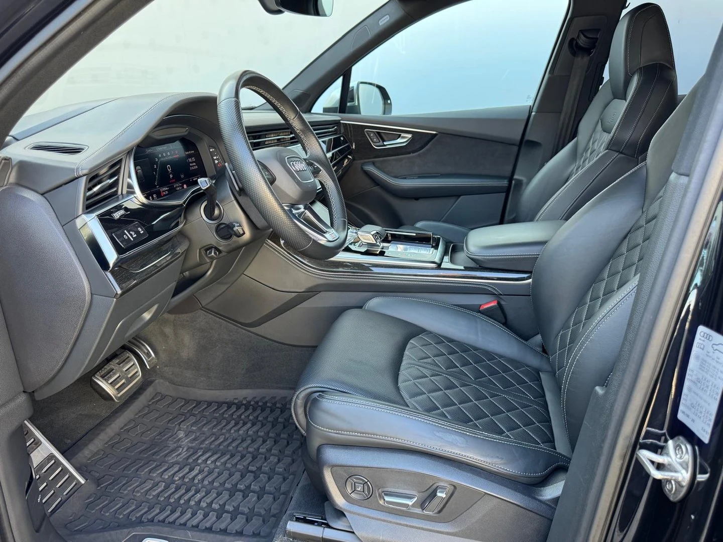 Audi SQ7, снимка 5 - Автомобили и джипове - 56421844