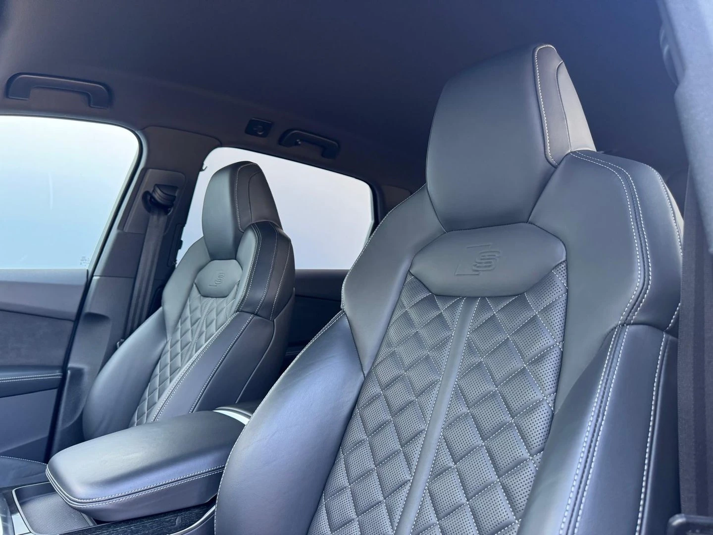 Audi SQ7, снимка 7 - Автомобили и джипове - 56421844