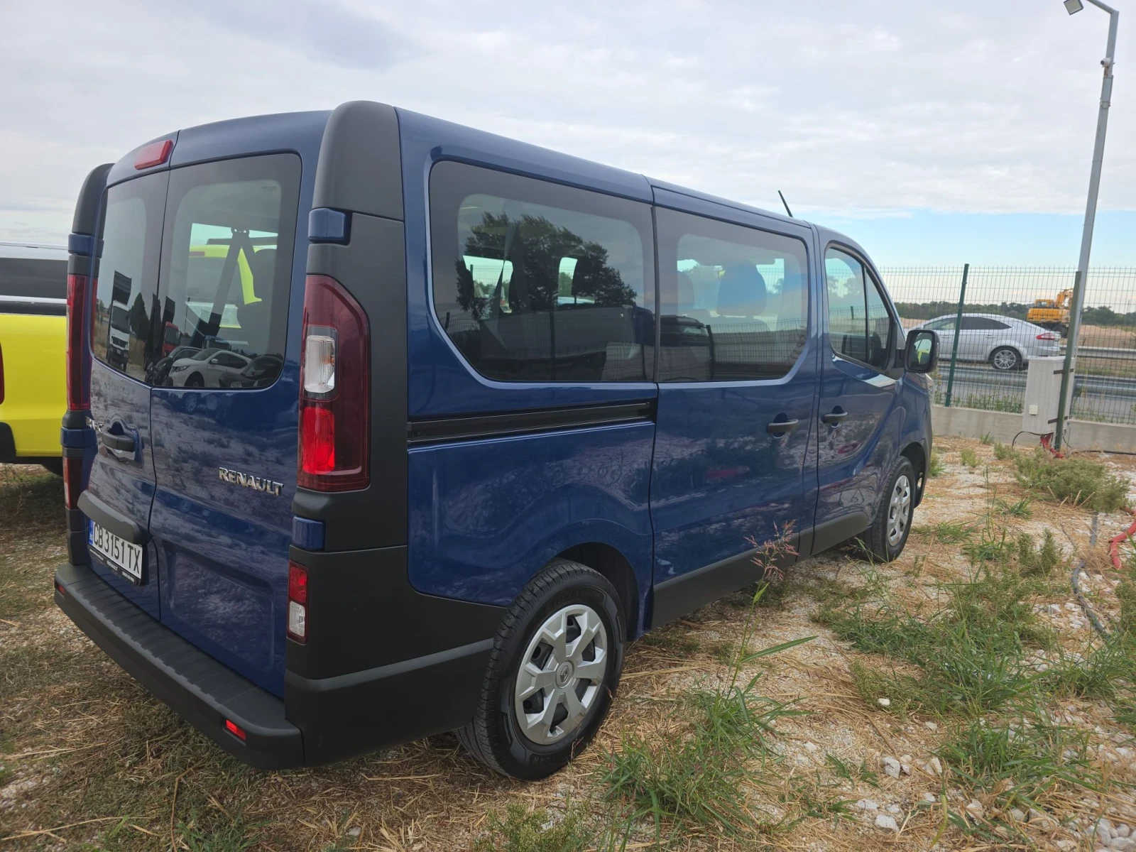 Renault Trafic 8+ 1, снимка 5 - Бусове и автобуси - 56227654