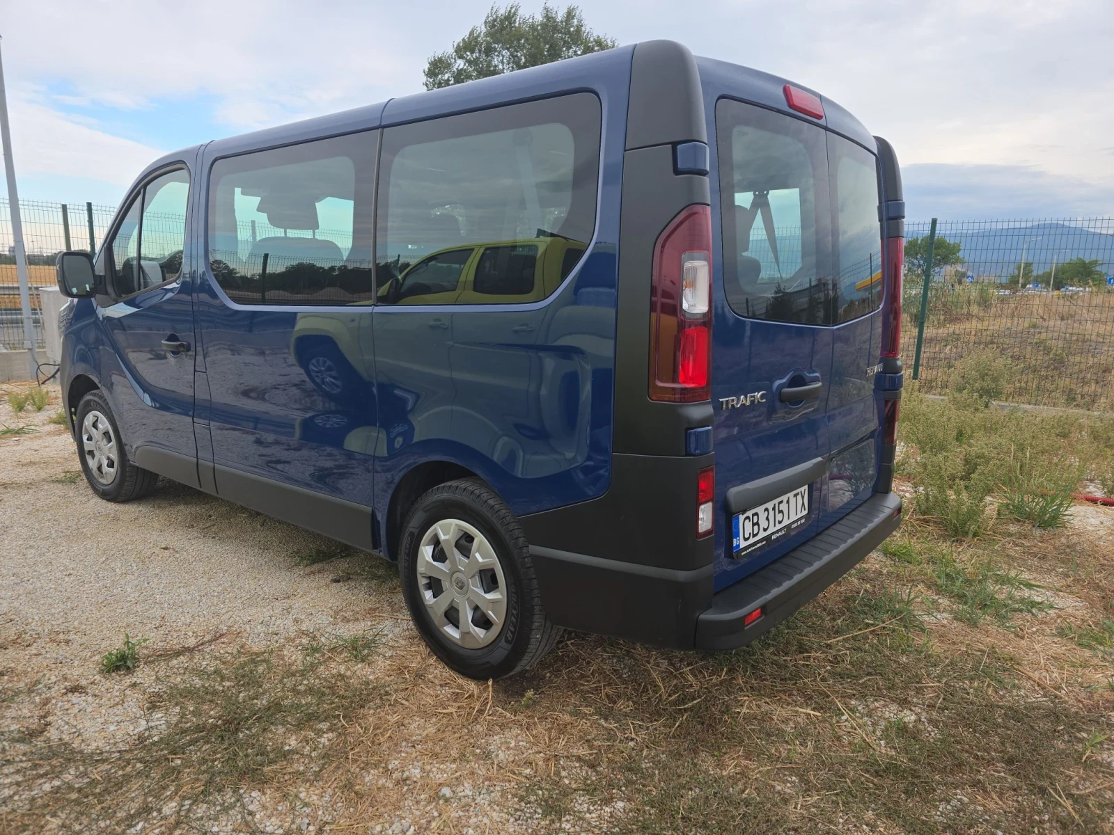Renault Trafic 8+ 1, снимка 3 - Бусове и автобуси - 56227654