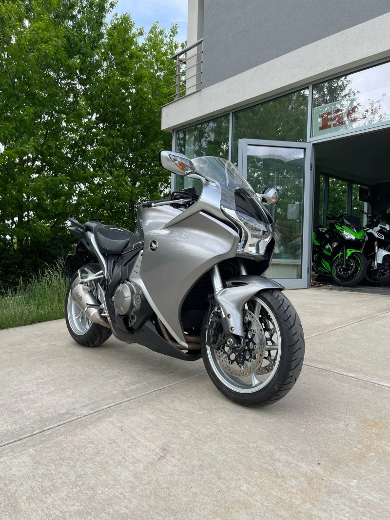 Honda Vfr 2010 PERFEKTEN, снимка 2 - Мотоциклети и мототехника - 50209759