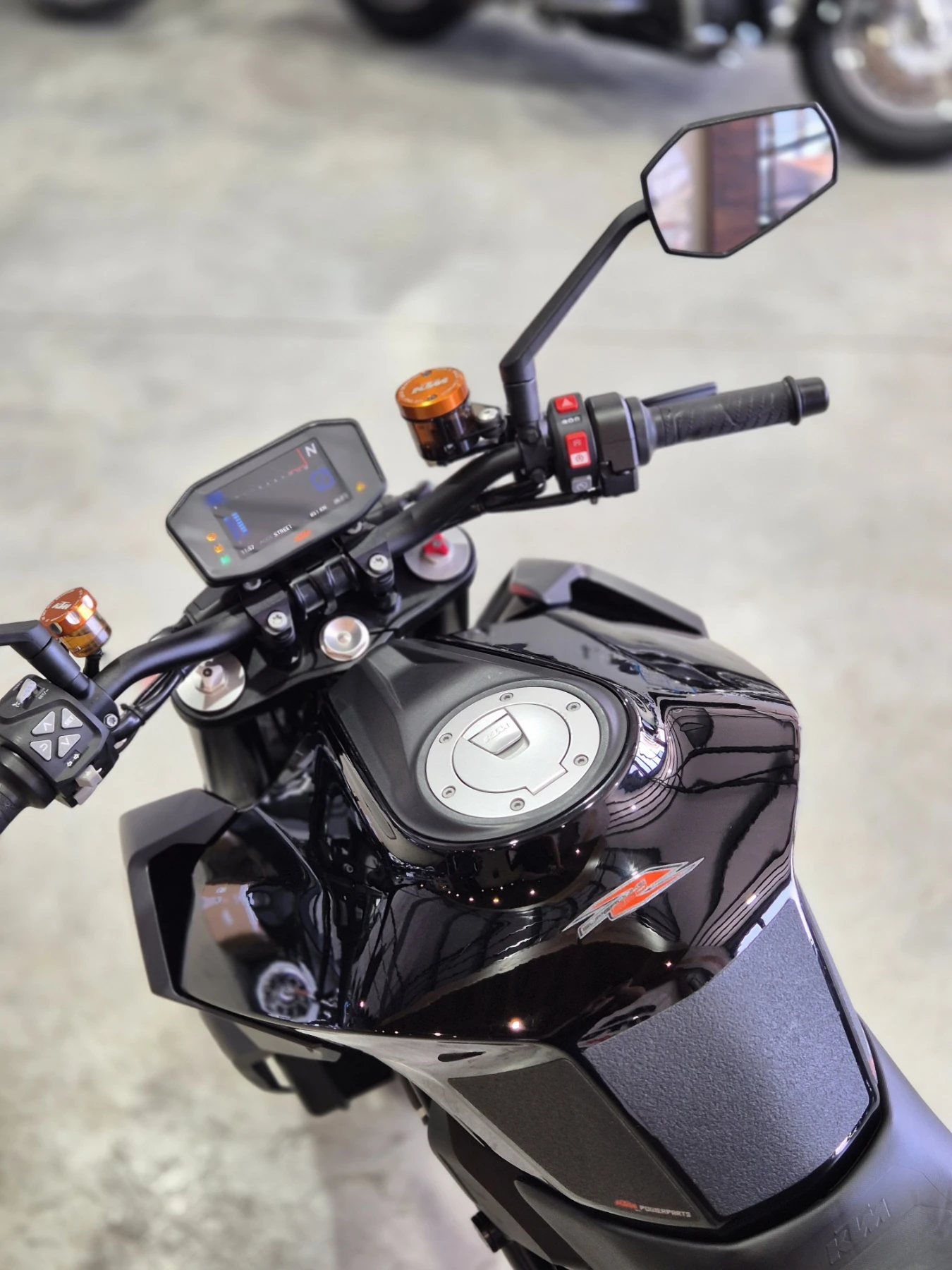 Ktm Super Duke 1290R ABS TC Нов внос от ШВЕЙЦАРИЯ!, снимка 15 - Мотоциклети и мототехника - 55886661